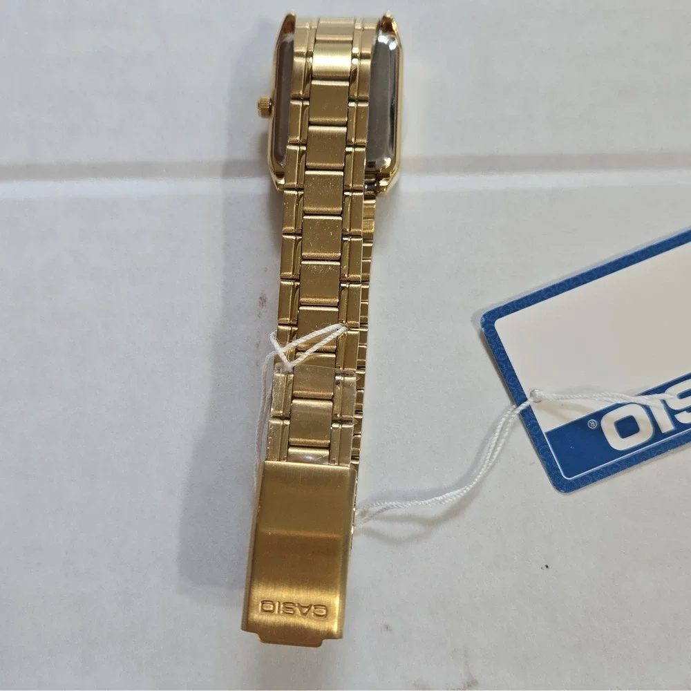 NIB Casio LTP-V007 Goldtone Womens 29mm Watch. Quartz,Analog,Water-Resist,SS.